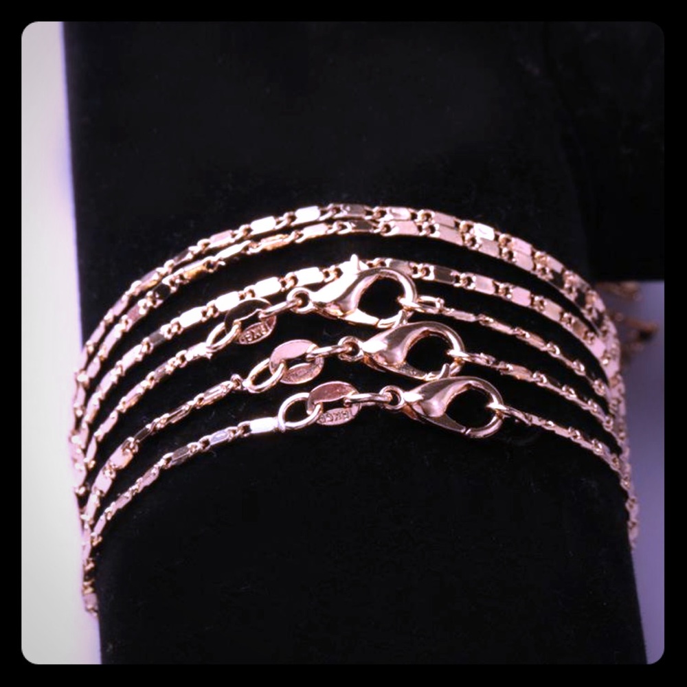 Gold chain 23” 5⭐️⭐️